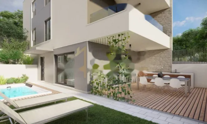 Недвижимость Четырехкомнатная квартира Ика: 1