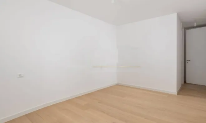 Недвижимость Трехкомнатная квартира Центр: 9