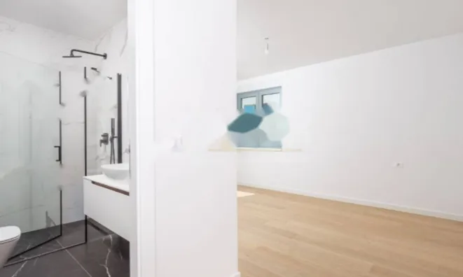 Недвижимость Трехкомнатная квартира Центр: 12