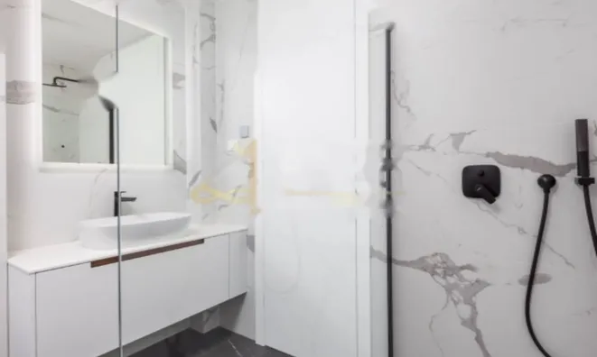 Недвижимость Трехкомнатная квартира Центр: 18