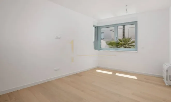 Недвижимость Трёхкомнатная квартира в центре: 6