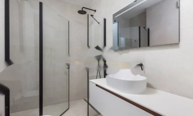 Недвижимость Трёхкомнатная квартира в центре: 17