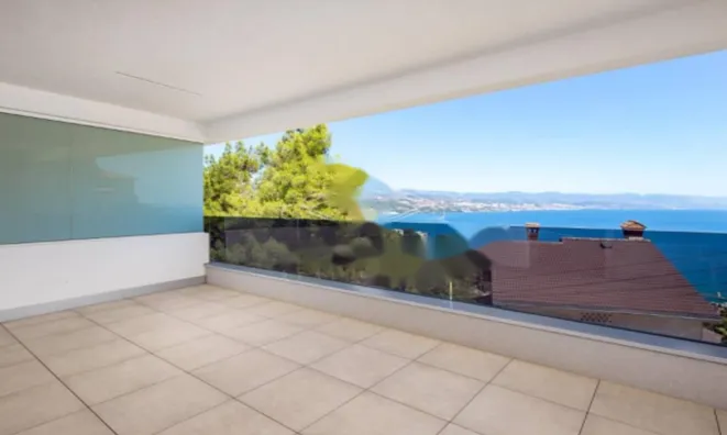 Недвижимость Трехкомнатная квартира Центр: 2