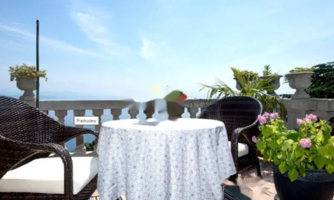 Недвижимость Четырехкомнатная квартира в центре Опатии: 1