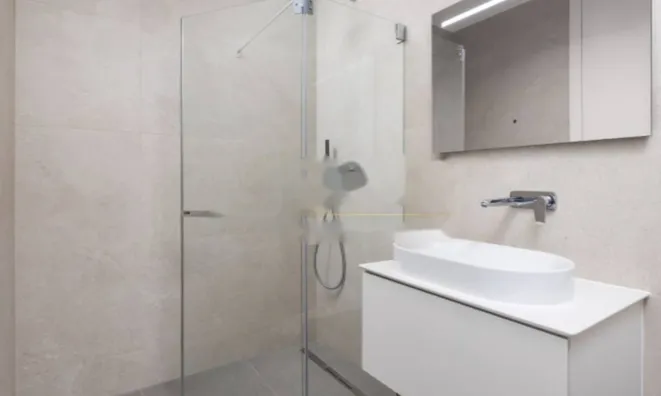 Недвижимость Трехкомнатная квартира Центр: 18