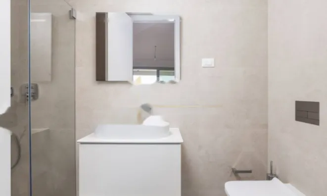 Недвижимость Трехкомнатная квартира Центр: 20