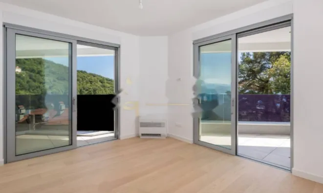 Недвижимость Трёхкомнатная квартира в центре: 4