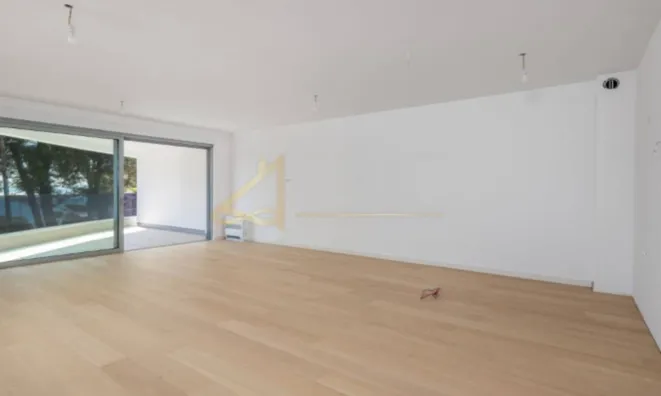 Недвижимость Трёхкомнатная квартира в центре: 6