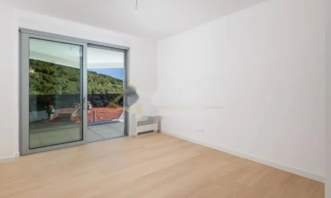 Недвижимость Трёхкомнатная квартира в центре: 8