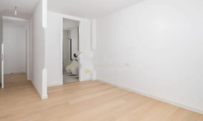 Недвижимость Трёхкомнатная квартира в центре: 11