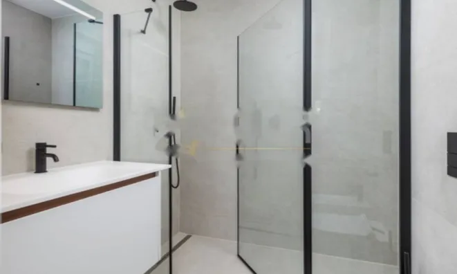 Недвижимость Трёхкомнатная квартира в центре: 21