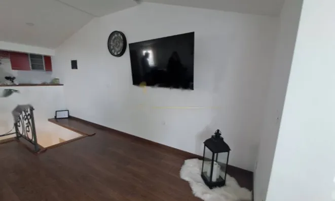 Недвижимость Двухкомнатная квартира Поляне: 12