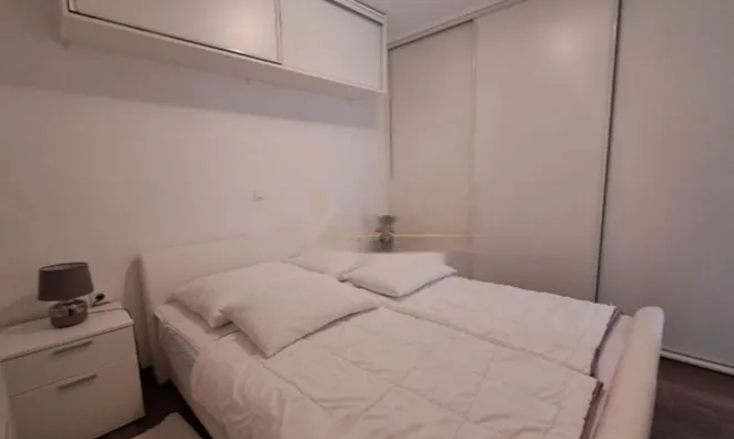 Недвижимость Двухкомнатная квартира Поляне: 15