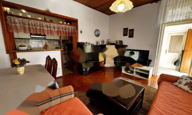 Недвижимость Двухкомнатная квартира в центре: 3