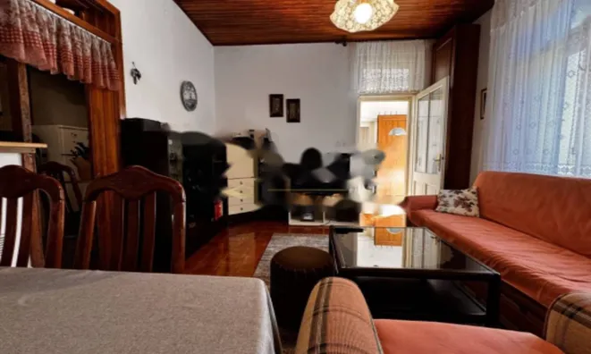 Недвижимость Двухкомнатная квартира в центре: 4