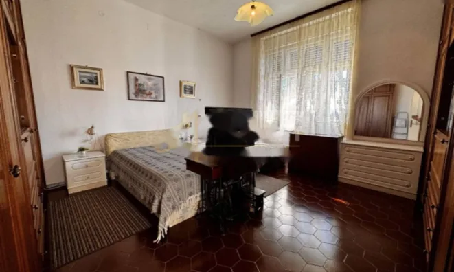 Недвижимость Двухкомнатная квартира в центре: 7