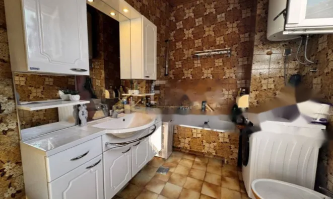 Недвижимость Двухкомнатная квартира в центре: 10