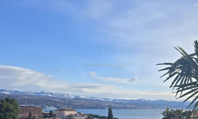 Недвижимость Трёхкомнатная квартира в центре Опатии: 1