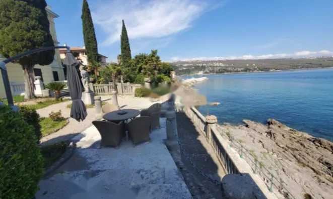 Недвижимость Трёхкомнатная квартира в Опатии: 1