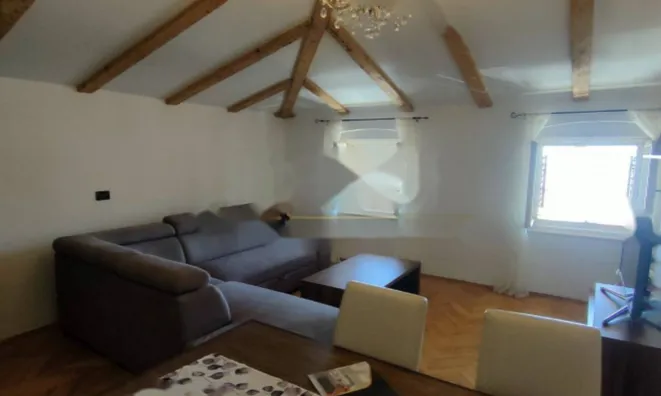 Недвижимость Трехкомнатная квартира Центр: 4