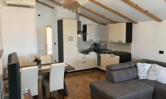 Недвижимость Трехкомнатная квартира Центр: 6