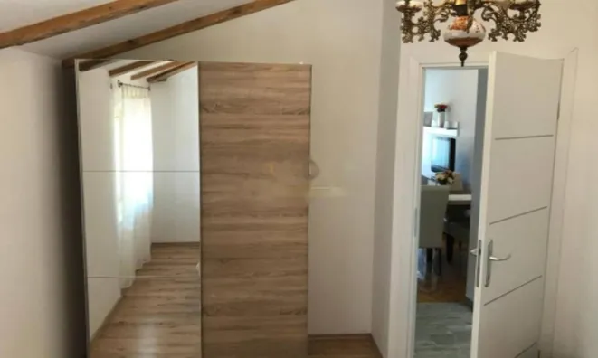 Недвижимость Трехкомнатная квартира Центр: 10