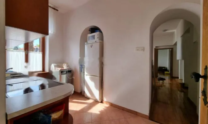 Недвижимость Трёхкомнатная квартира Центр: 2