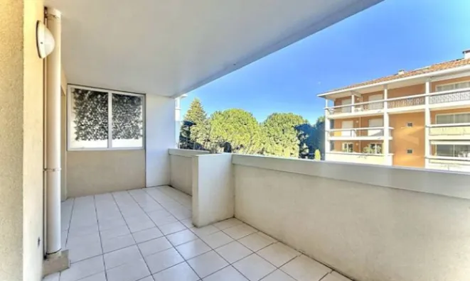 Недвижимость Apartment Croix des Gardes: 1