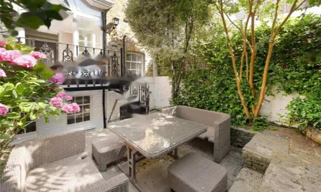 Недвижимость Alexander Square: 13