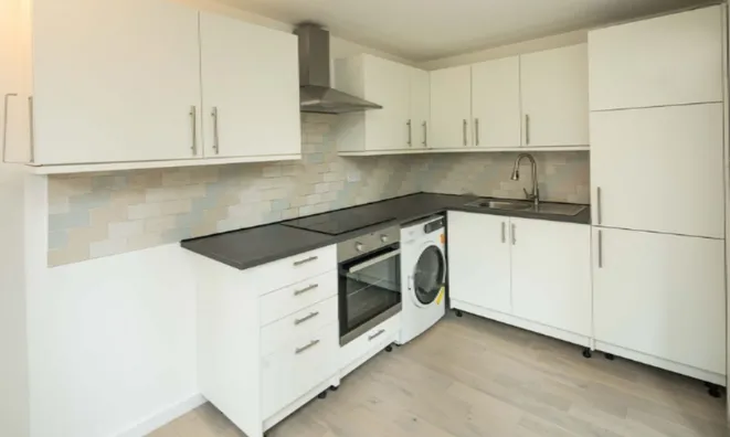 Недвижимость Upper Whistler Walk, Blantyre Street: 15