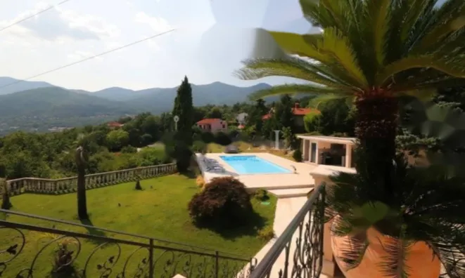 Недвижимость Семейный дом Вепринац: 1