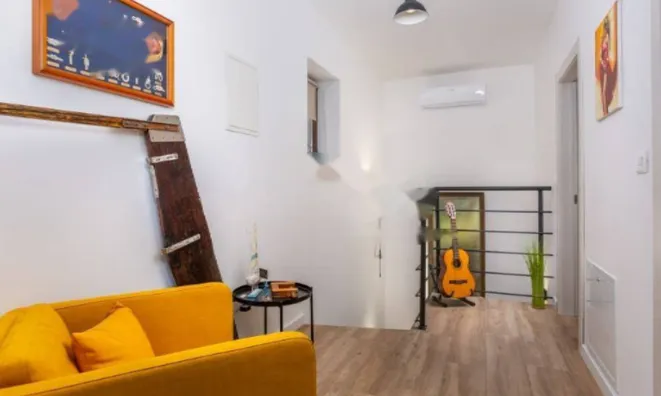 Недвижимость Многоквартирный дом Вепринац: 7