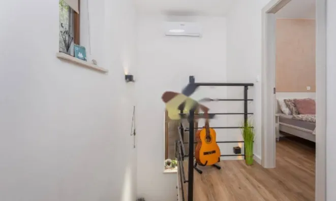 Недвижимость Многоквартирный дом Вепринац: 8