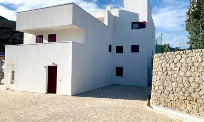 Недвижимость Четырехкомнатная квартира Вольоско: 3