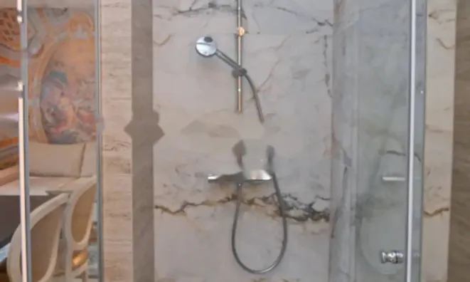 Недвижимость Четырехкомнатная квартира Центр: 9