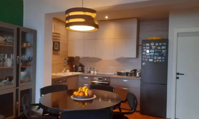 Недвижимость Трехкомнатная квартира в центре: 4