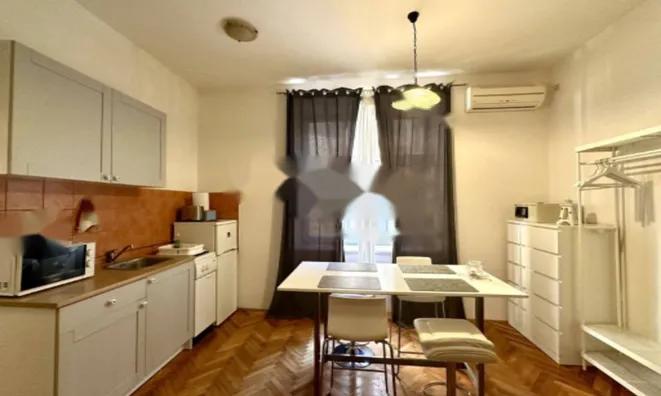 Недвижимость Четырехкомнатная квартира Центр: 1