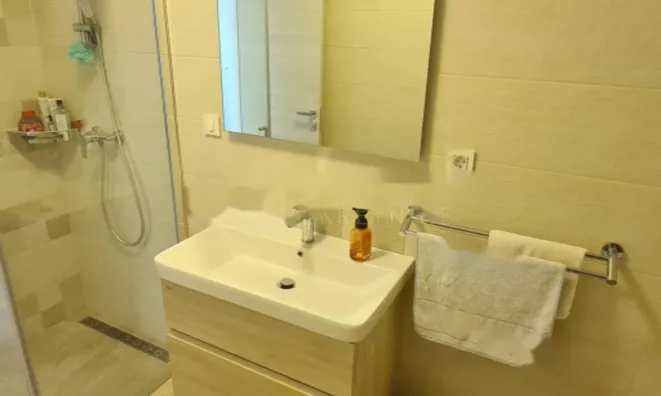 Недвижимость Многоквартирный дом в Побри: 18