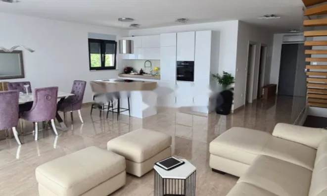 Недвижимость Многоквартирный дом в Побри: 20