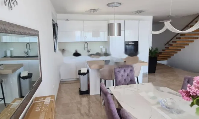 Недвижимость Многоквартирный дом в Побри: 24