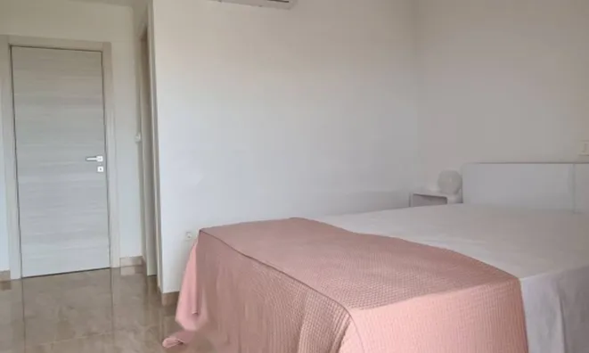 Недвижимость Многоквартирный дом в Побри: 44