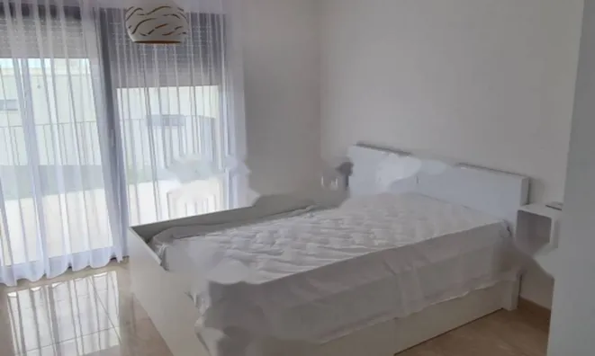 Недвижимость Многоквартирный дом в Побри: 46