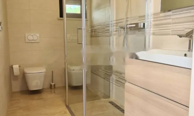 Недвижимость Многоквартирный дом в Побри: 53