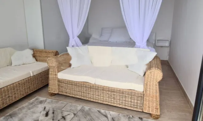 Недвижимость Многоквартирный дом в Побри: 56