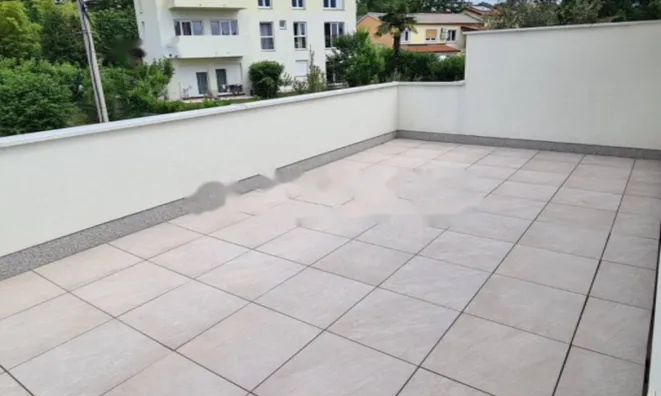 Недвижимость Многоквартирный дом в Побри: 59