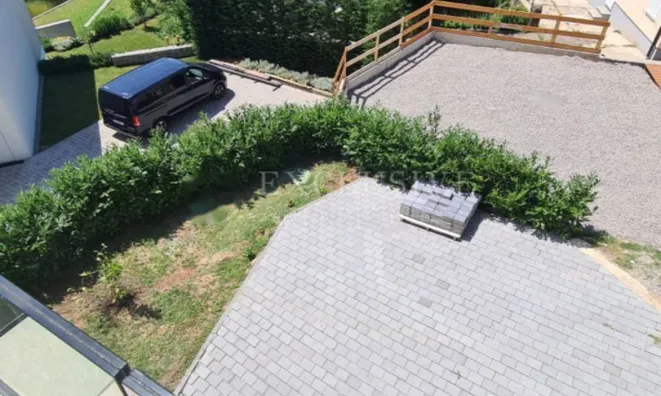 Недвижимость Многоквартирный дом Побри: 31