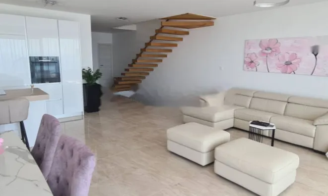 Недвижимость Многоквартирный дом Побри: 33