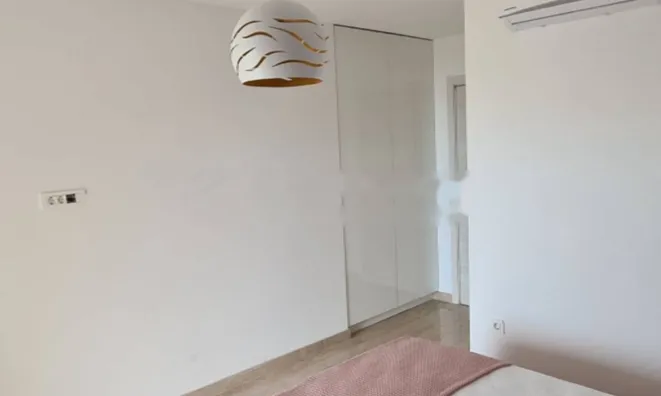 Недвижимость Многоквартирный дом Побри: 40