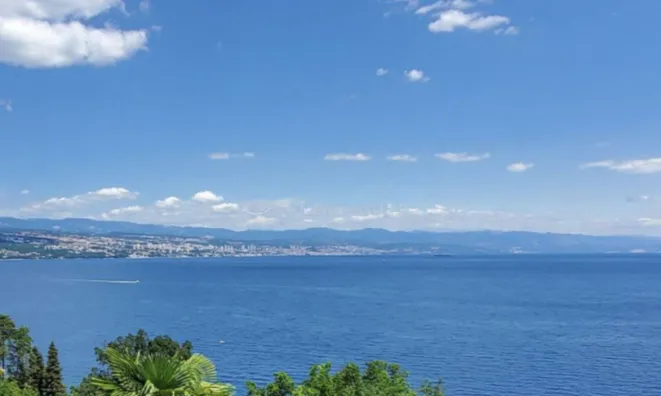 Недвижимость Четырехкомнатная квартира Центр: 5