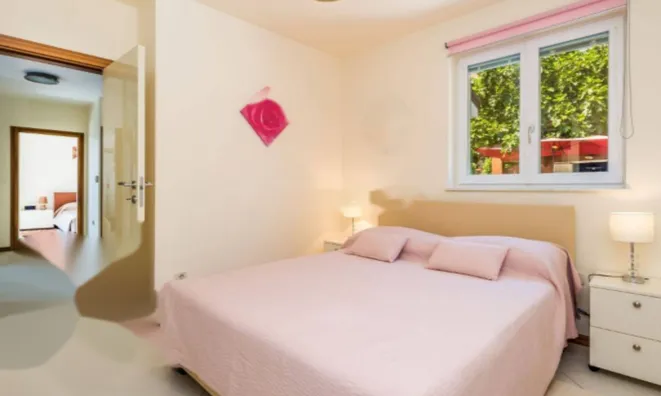 Недвижимость Четырехкомнатная квартира Центр: 11